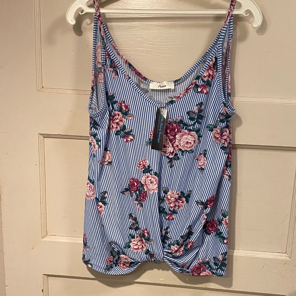 Cute Faux Tie Summer Shirt. Size Medium. New With Tags. Hello Honey Boutique